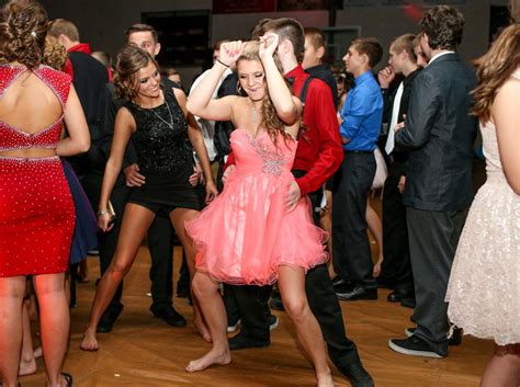 what is homecoming dance and how does it reflect the changing social dynamics in high schools?